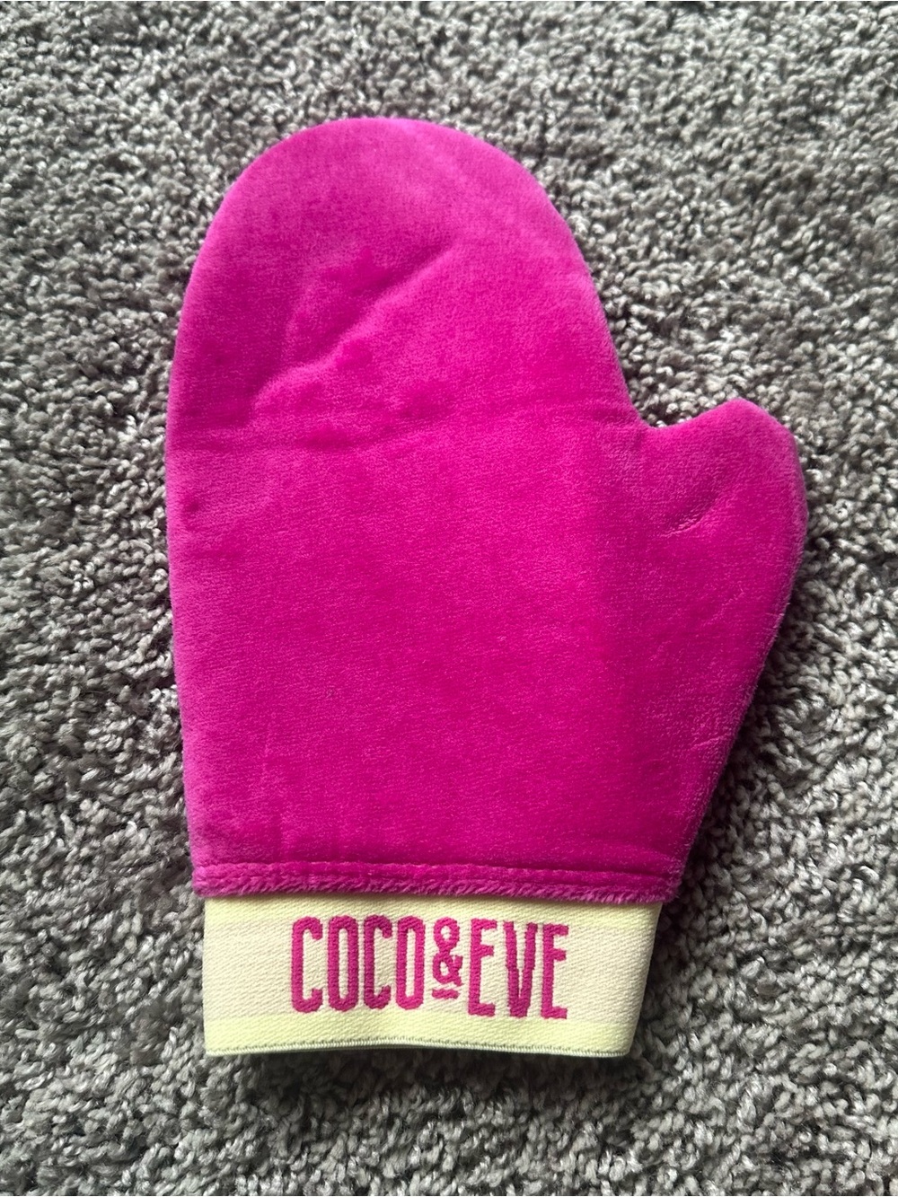 COCO & EVE Pink Velvet Tanning Mitt